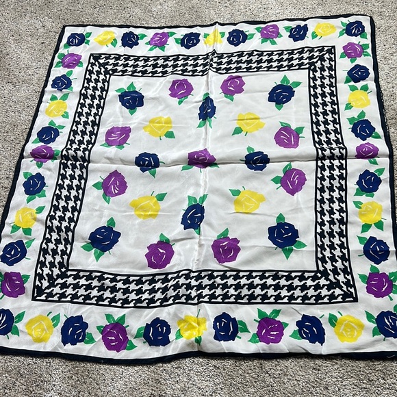 Accessories - 100% silk scarf